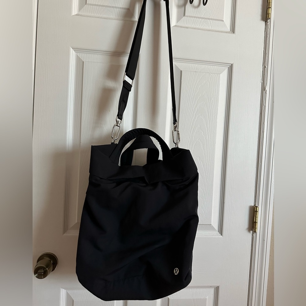 Lululemon - on my level bag
